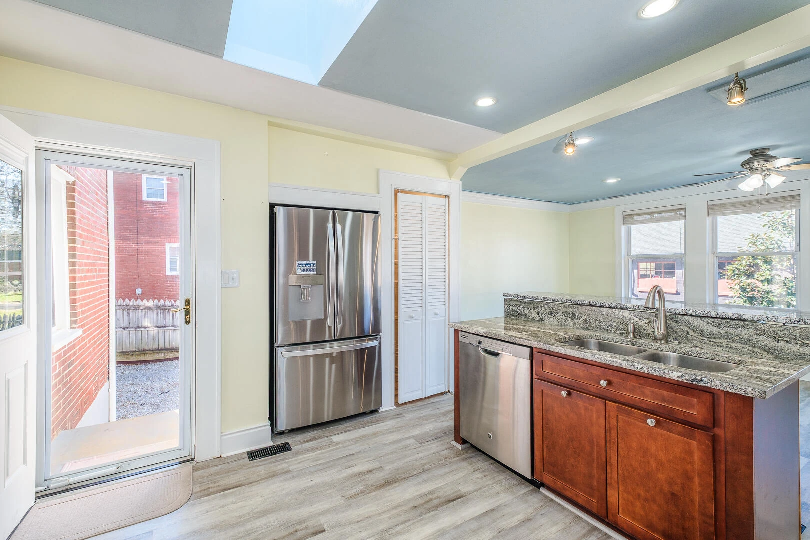 244 Huntington BLVD - Photo 22