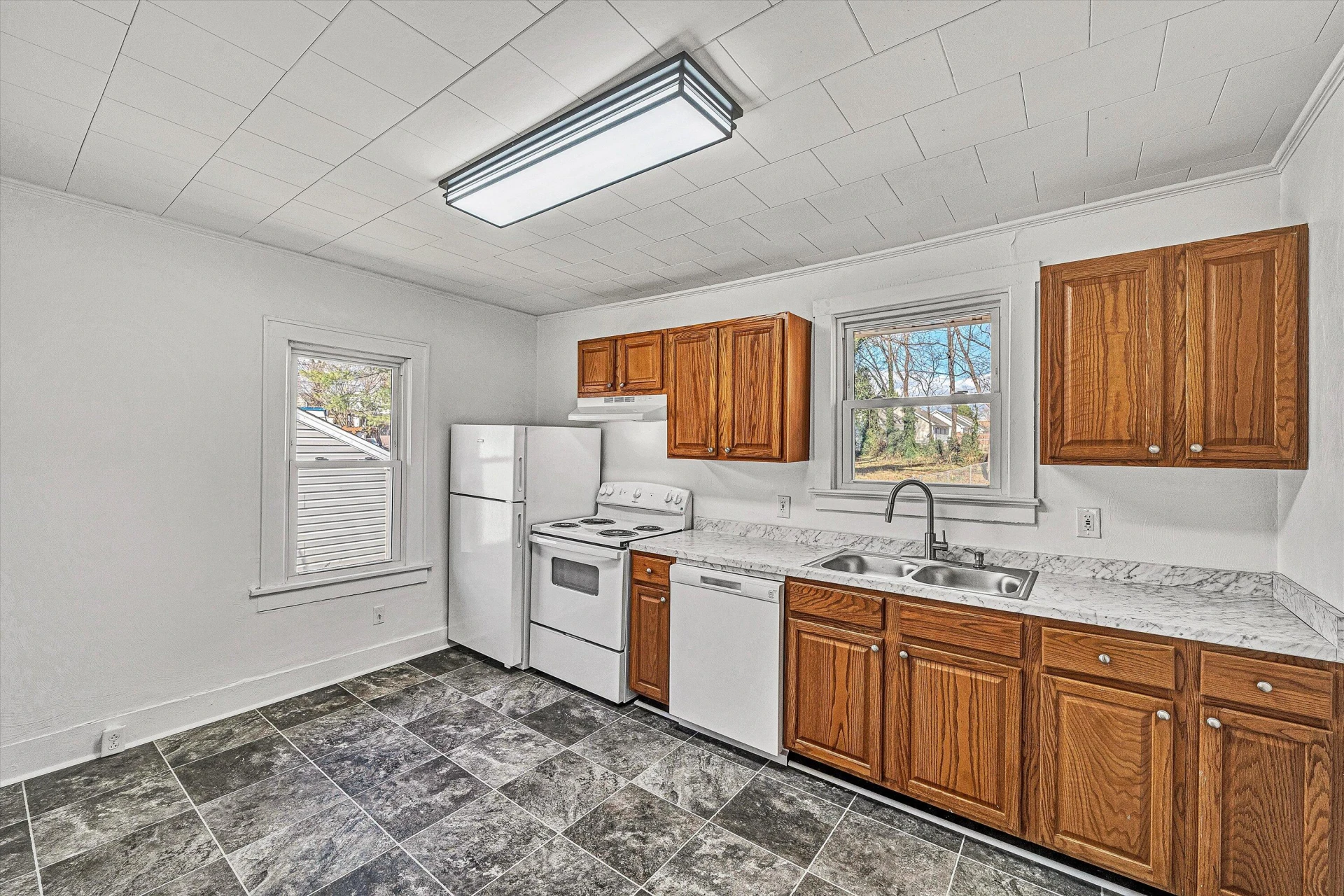 832 Mississippi AVE - Photo 12