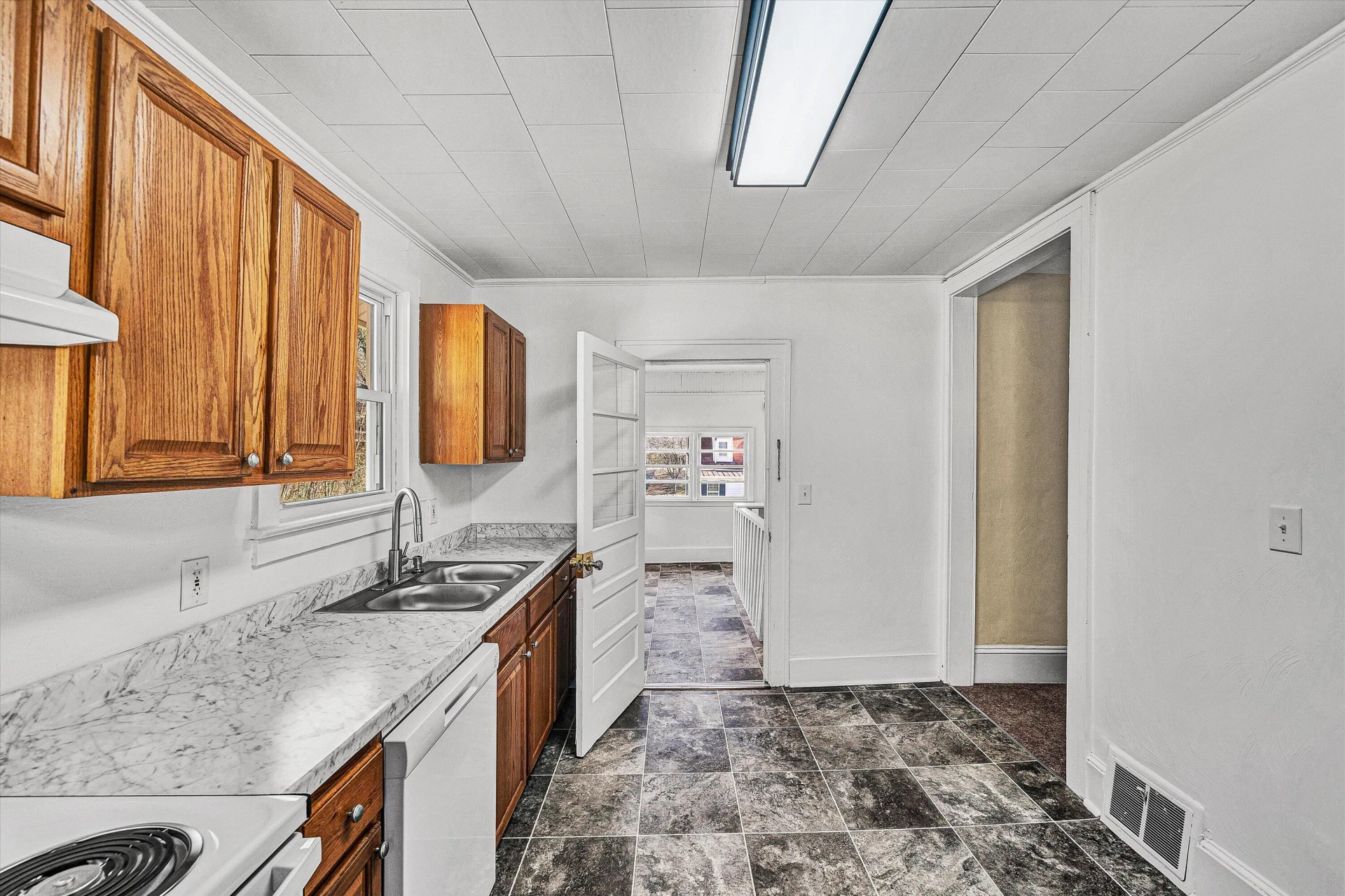 832 Mississippi AVE - Photo 14