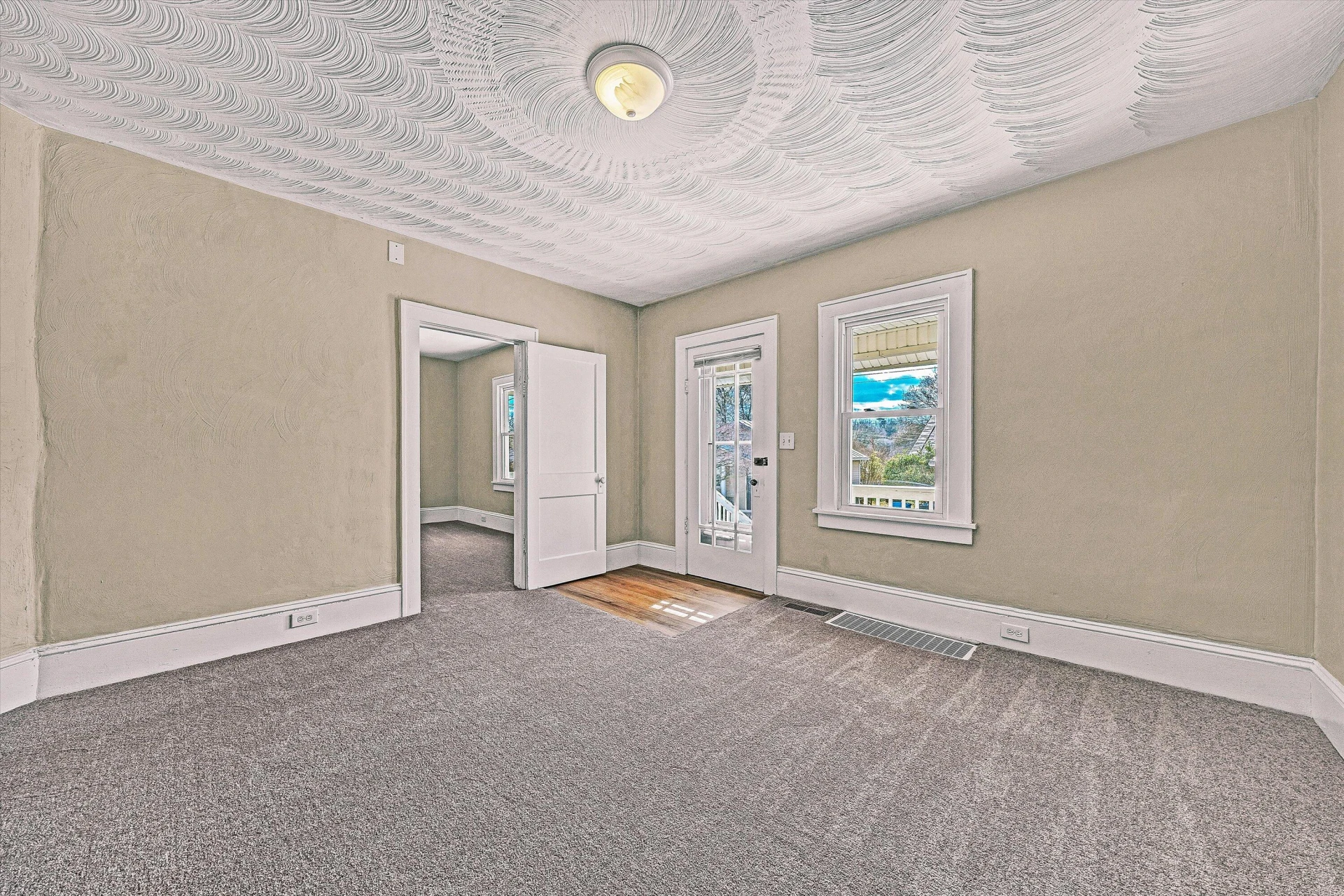 832 Mississippi AVE - Photo 4