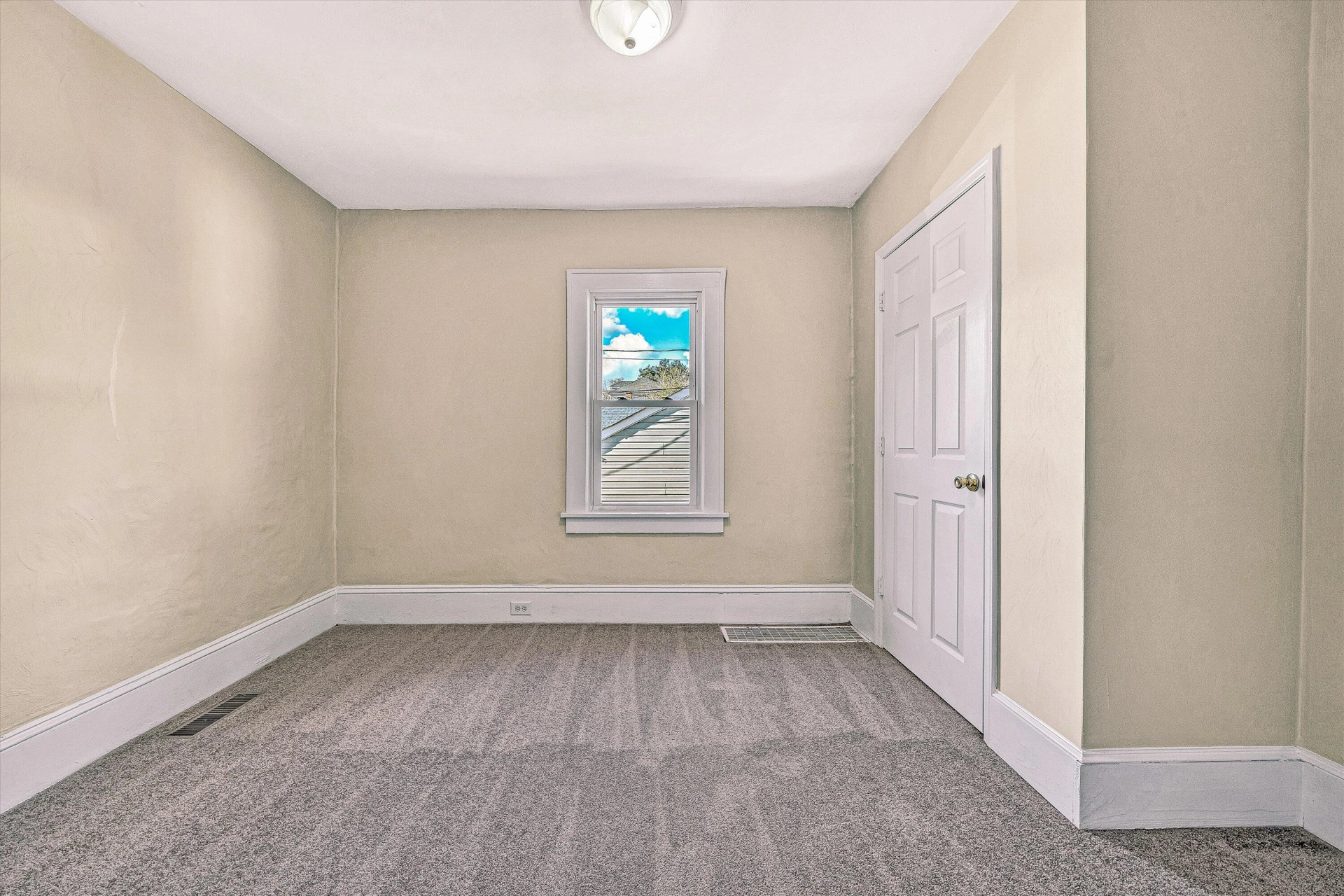 832 Mississippi AVE - Photo 8
