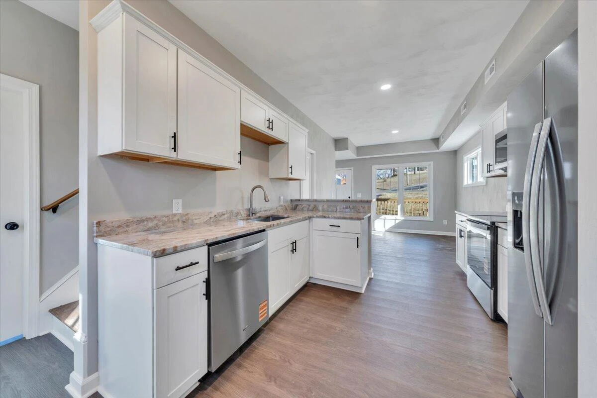1225 15th ST - Photo 4