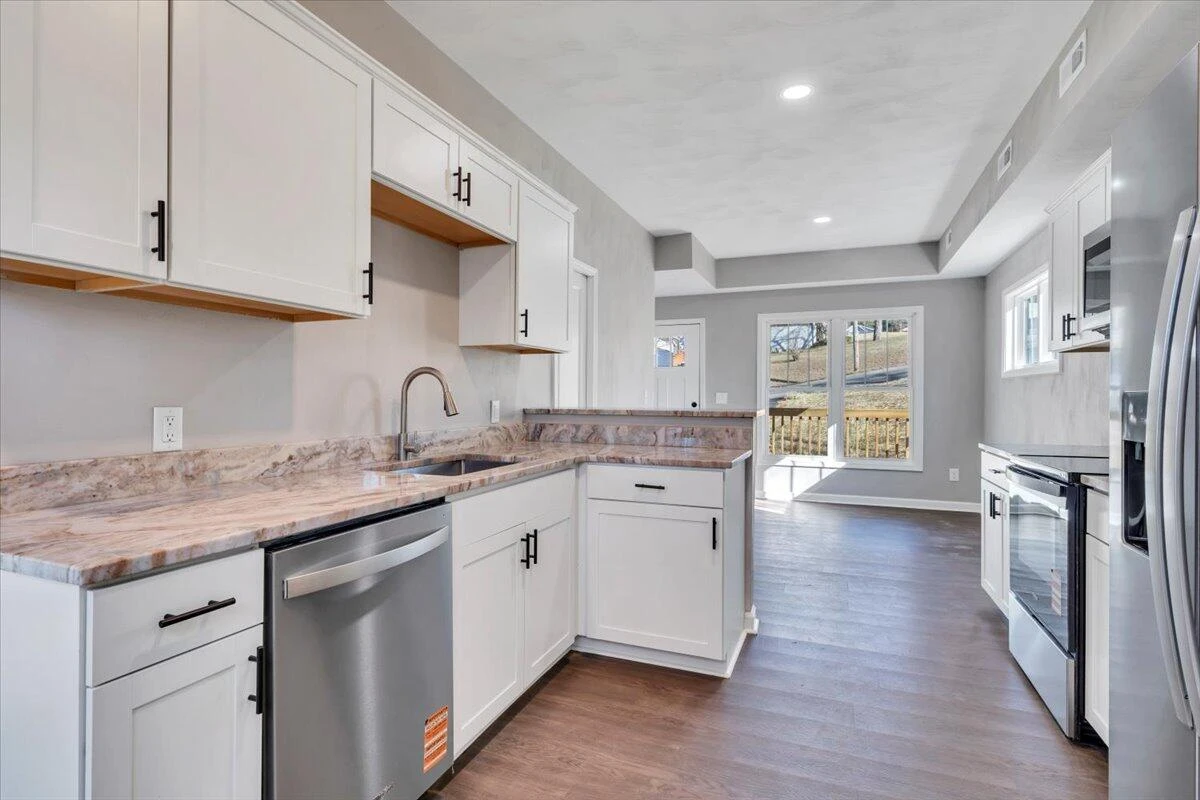 1225 15th ST - Photo 5