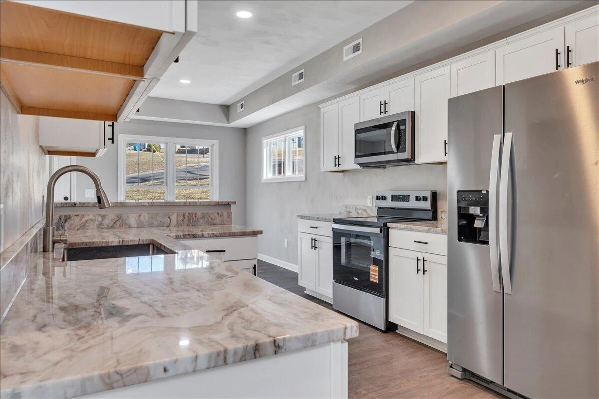 1225 15th ST - Photo 6