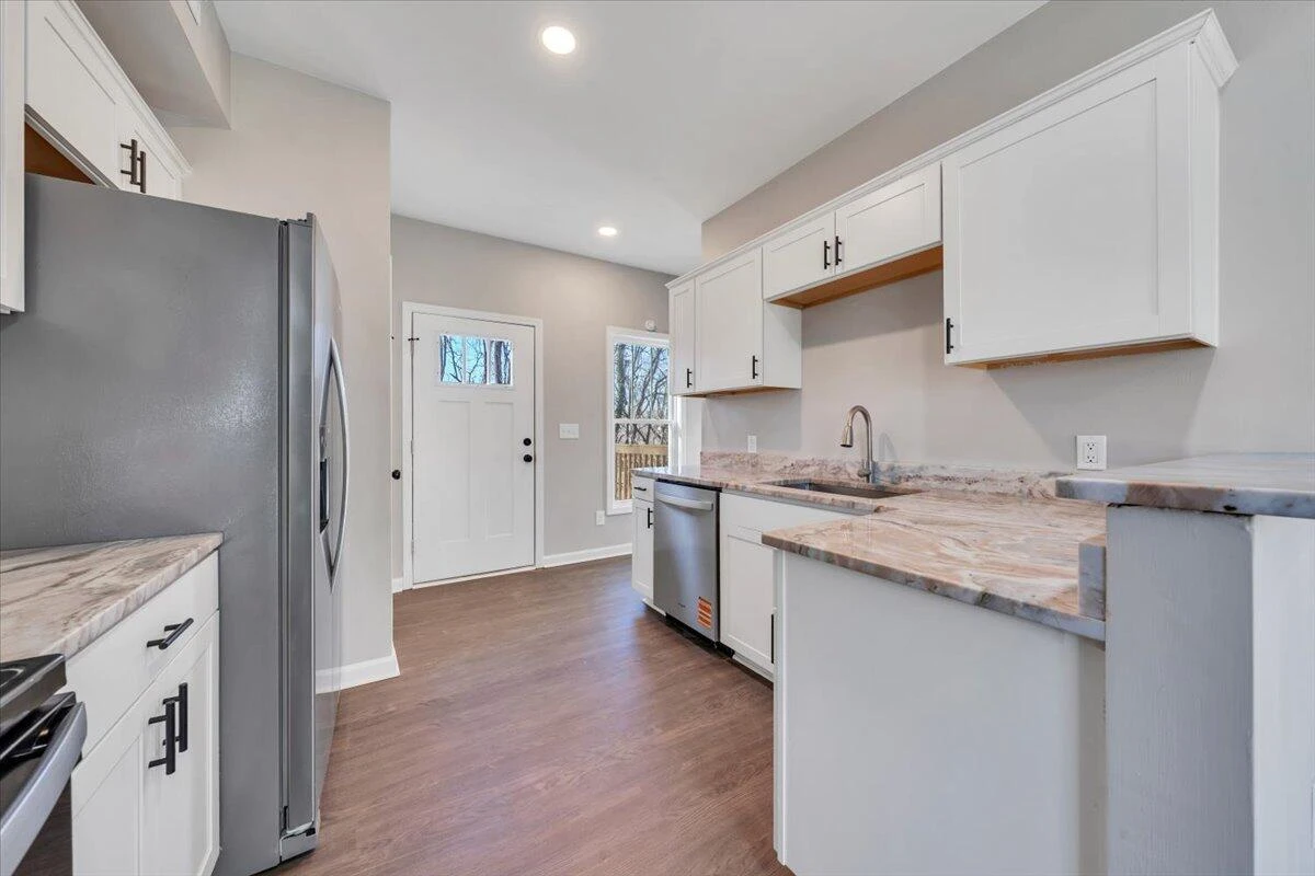 1225 15th ST - Photo 7