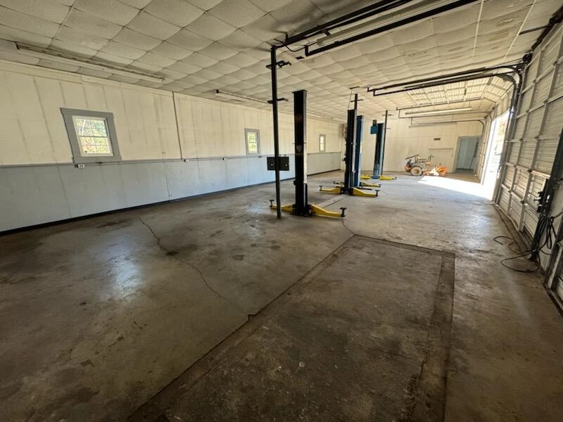 2050 Main ST - Photo 10