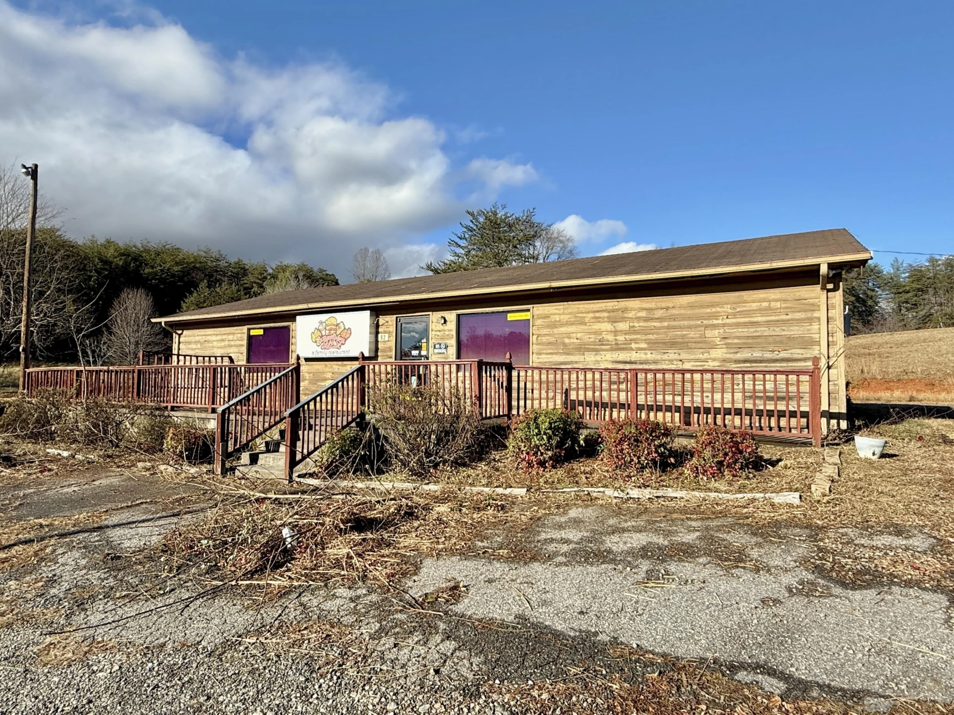 82 Saddleridge RD - Photo 2