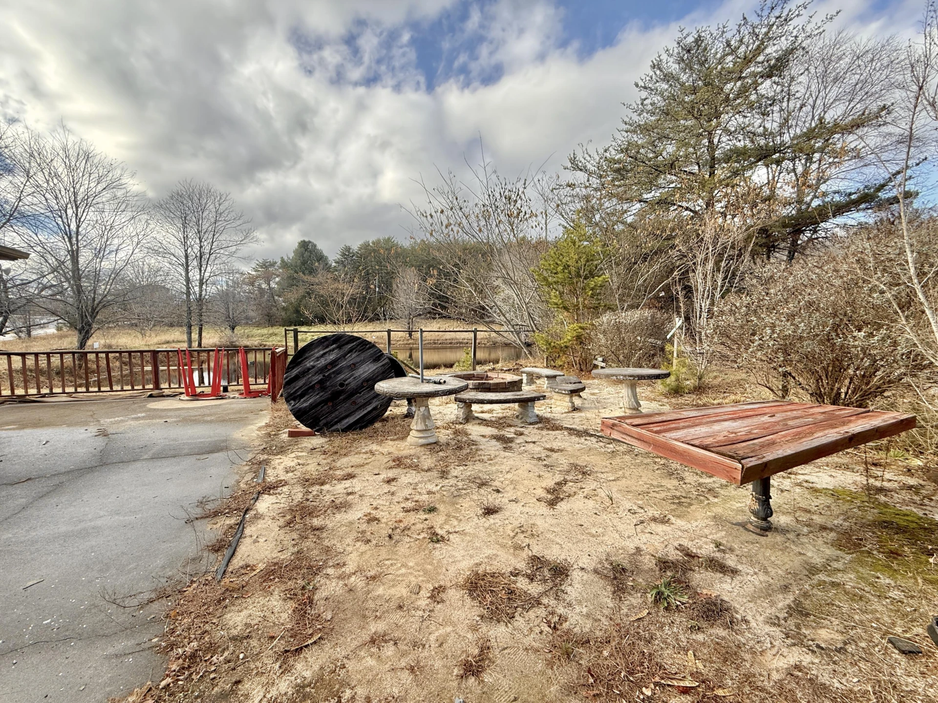82 Saddleridge RD - Photo 20