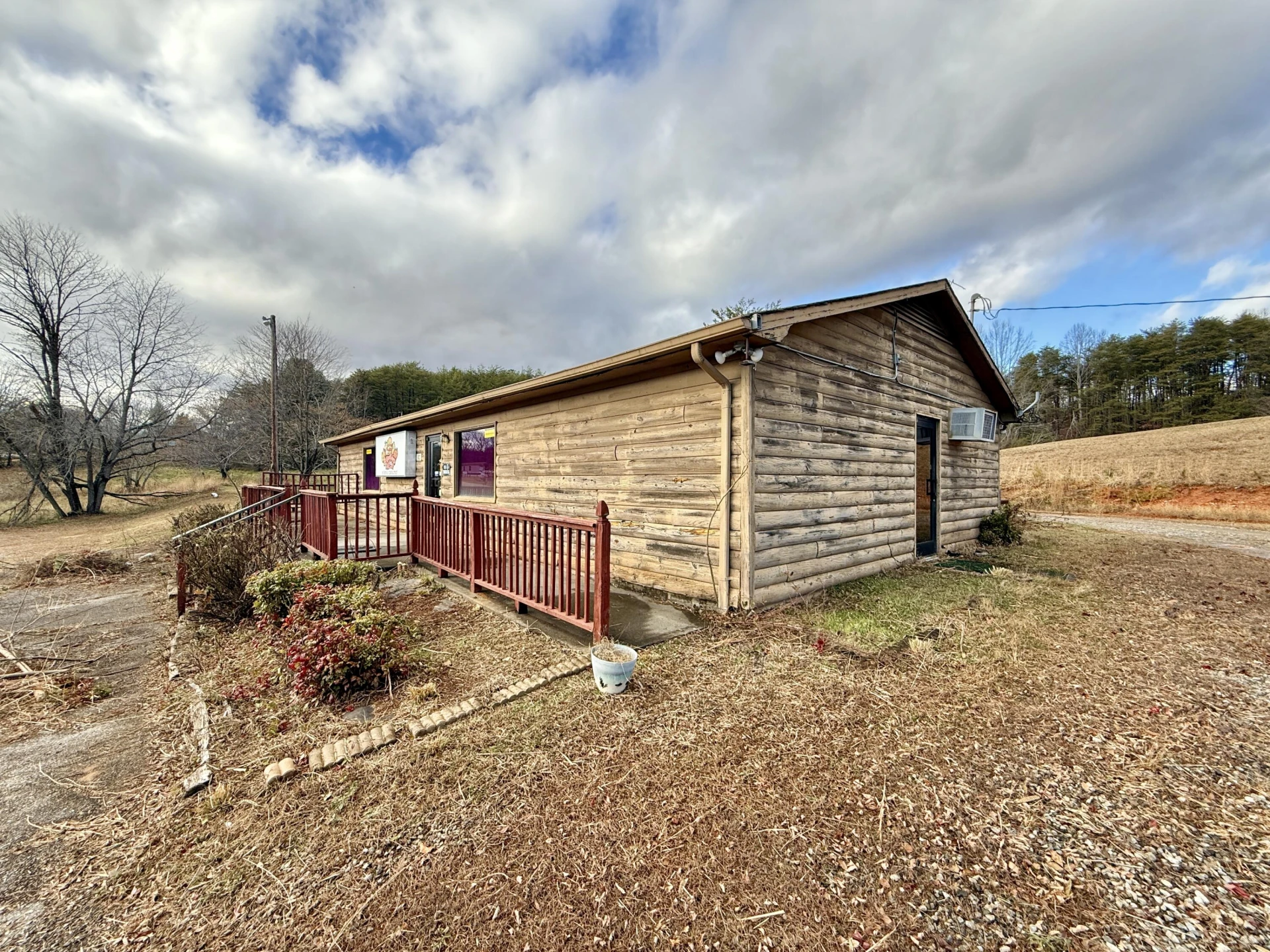 82 Saddleridge RD - Photo 23