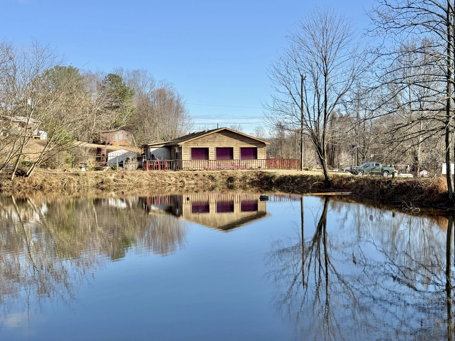 82 Saddleridge RD - Photo 4