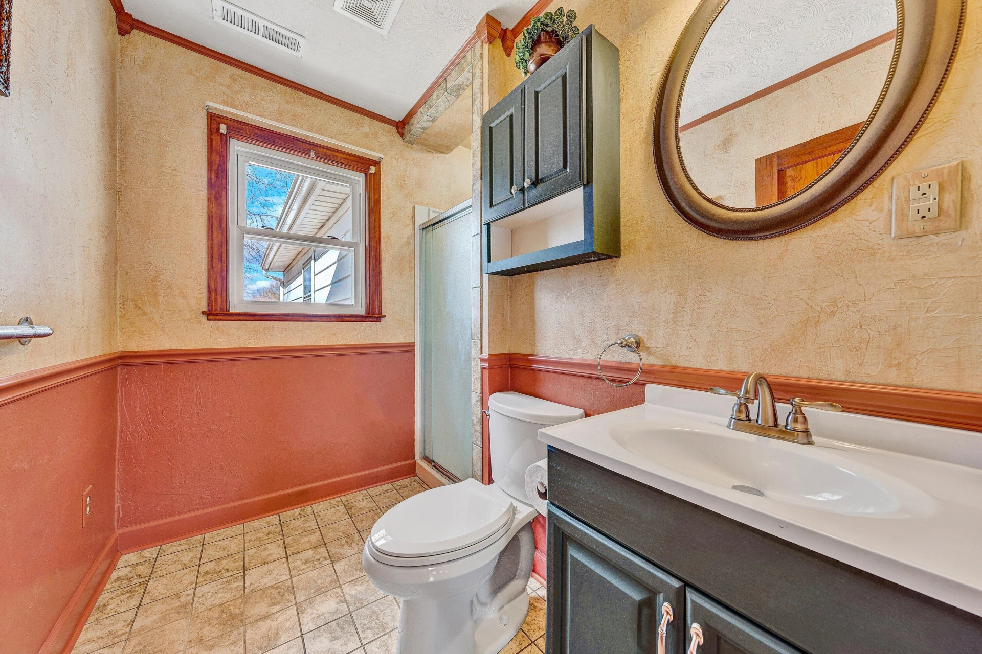 2504 Avalon AVE - Photo 10