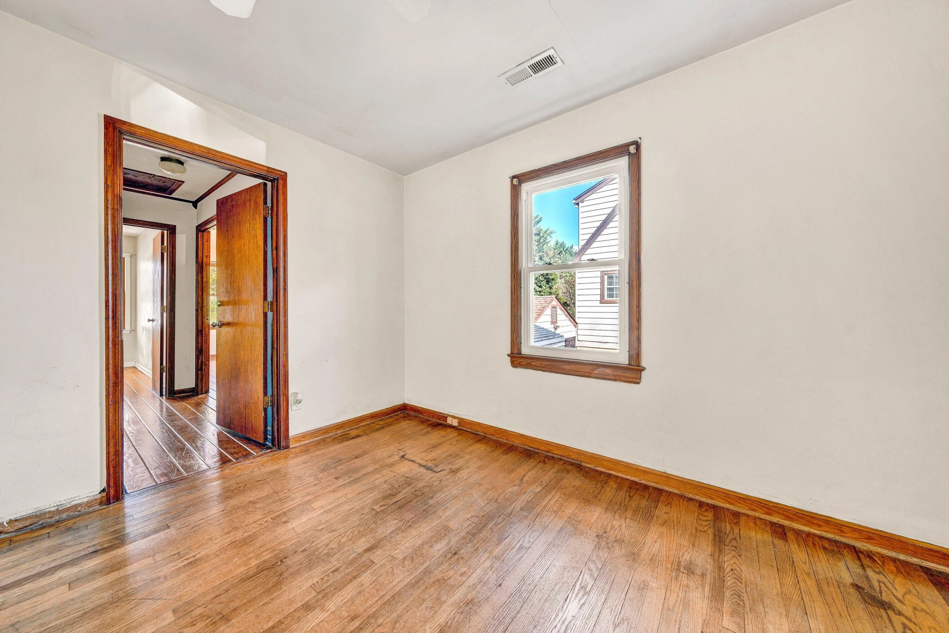 2504 Avalon AVE - Photo 14