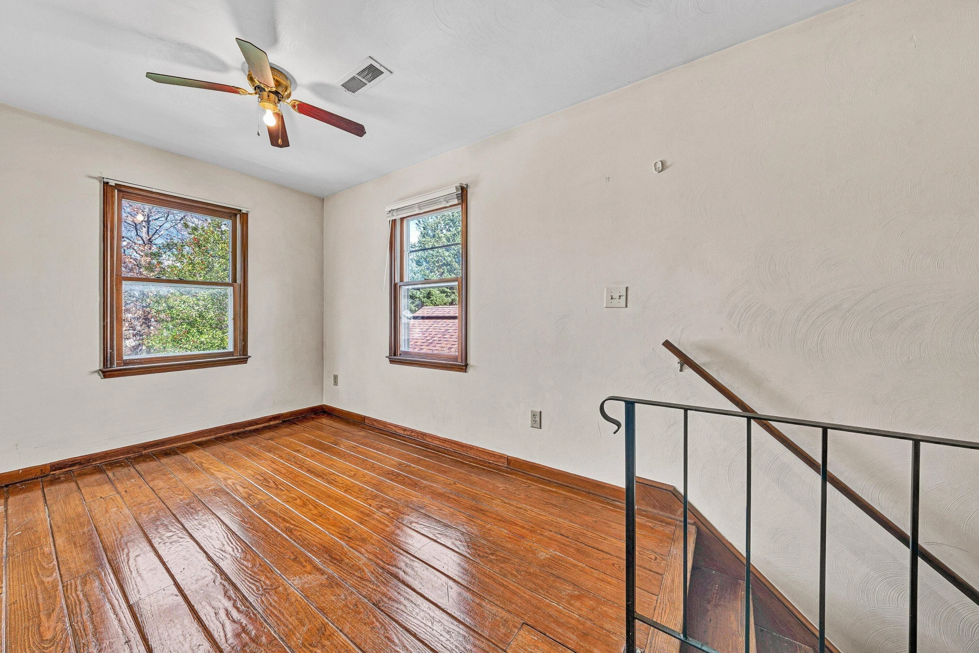 2504 Avalon AVE - Photo 16