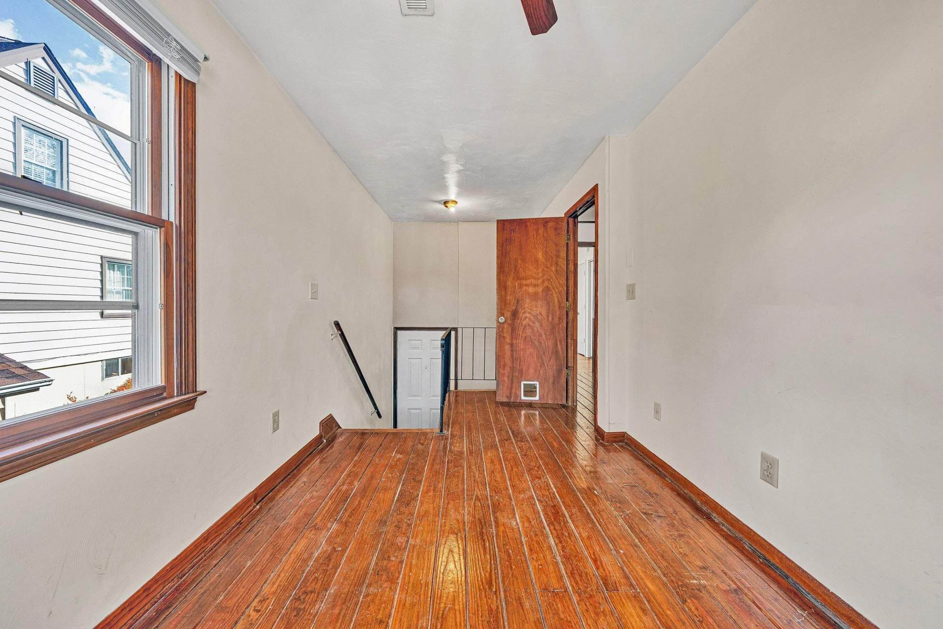 2504 Avalon AVE - Photo 17
