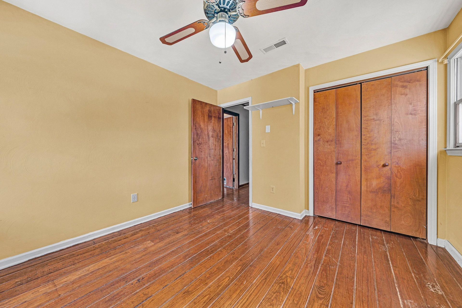 2504 Avalon AVE - Photo 19