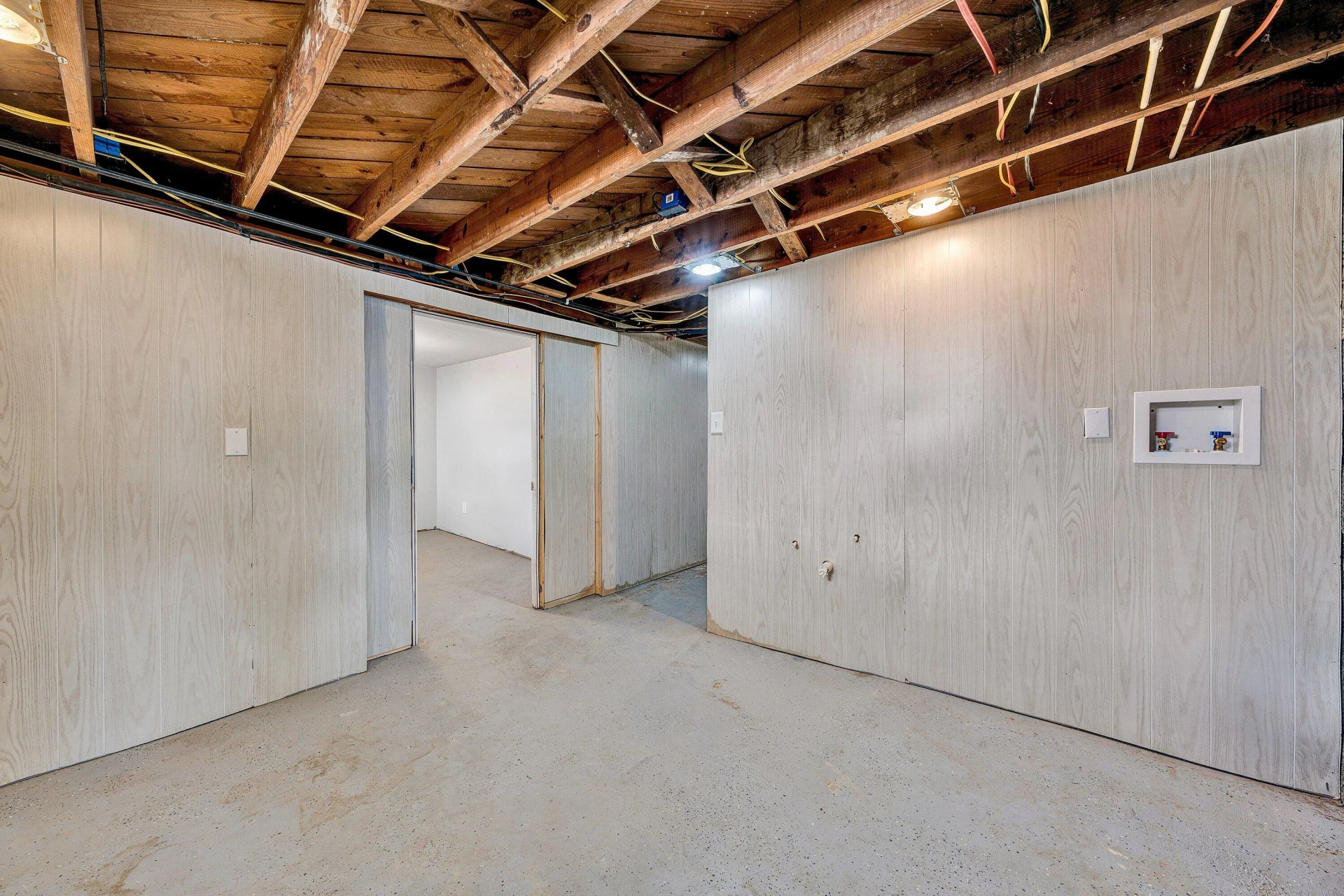 2504 Avalon AVE - Photo 24