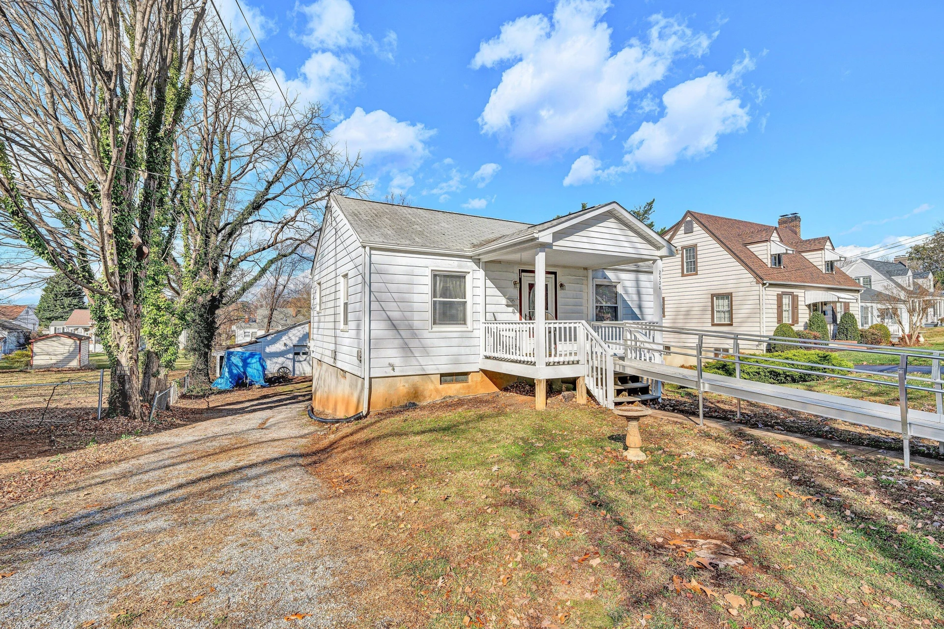 2504 Avalon AVE - Photo 3