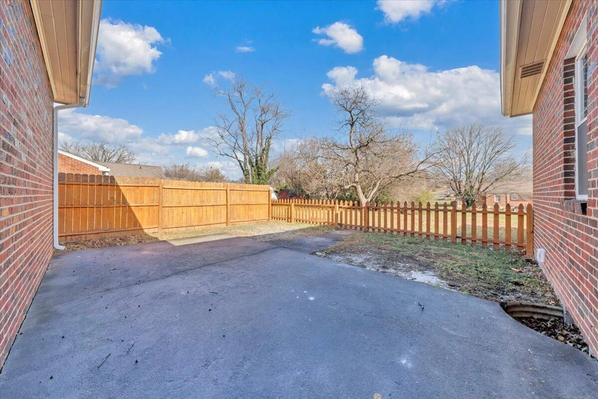 202 Bruffey ST - Photo 33
