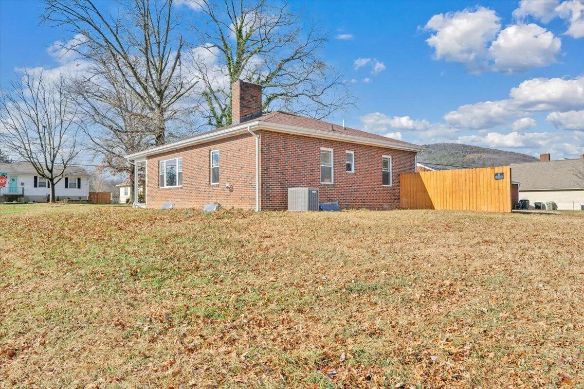 202 Bruffey ST - Photo 36