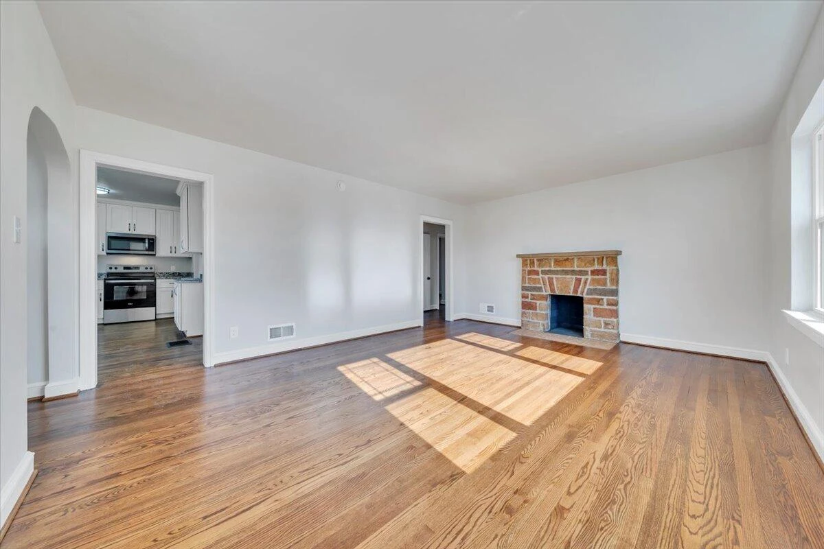 202 Bruffey ST - Photo 8
