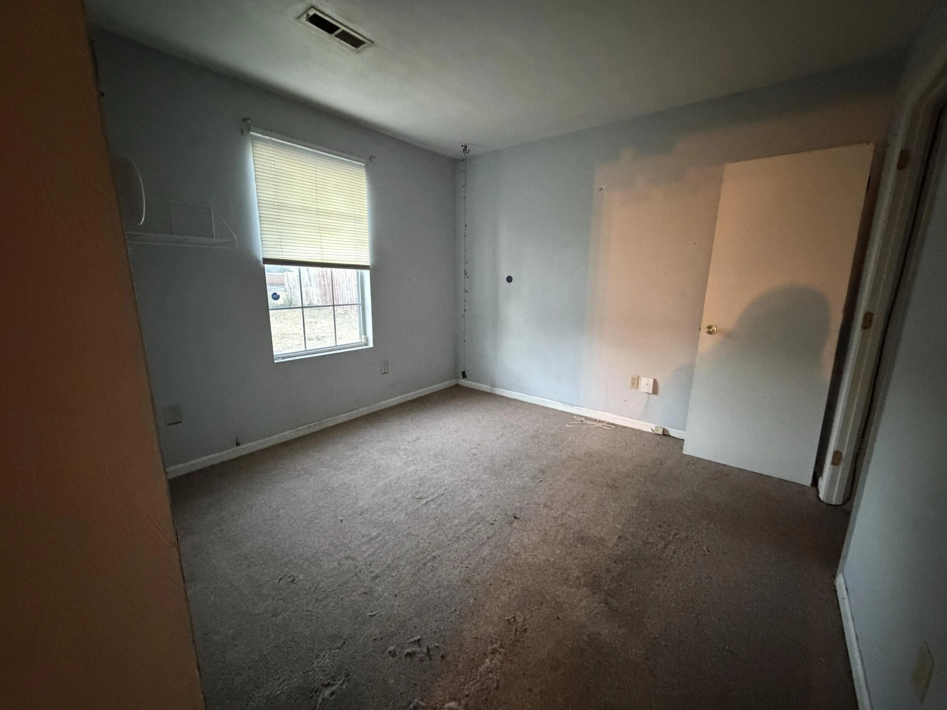 2930 Ravenwood AVE - Photo 4