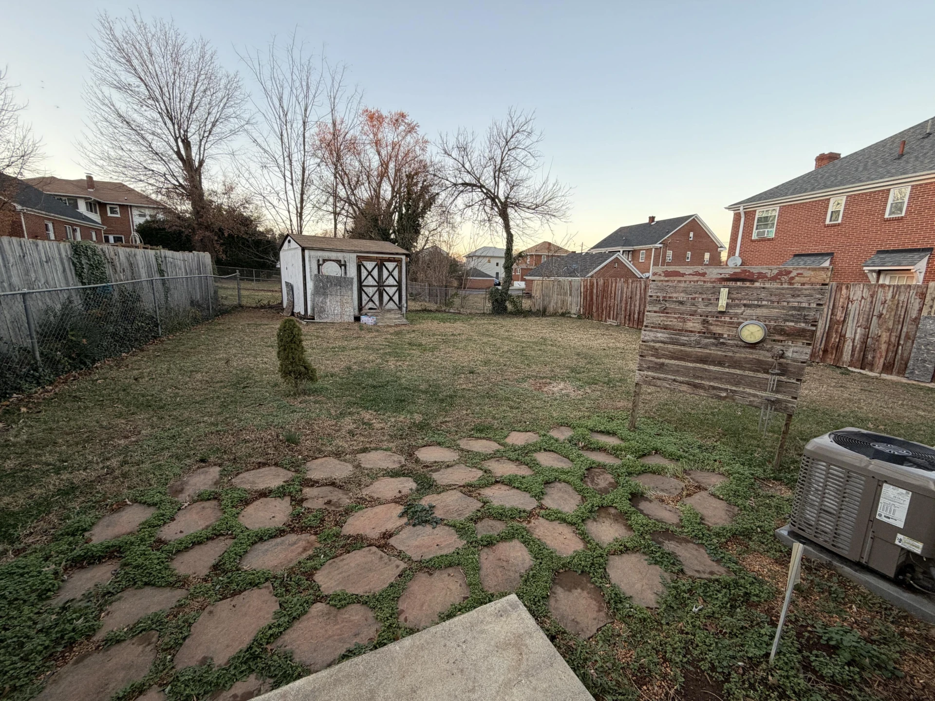 2930 Ravenwood AVE - Photo 8