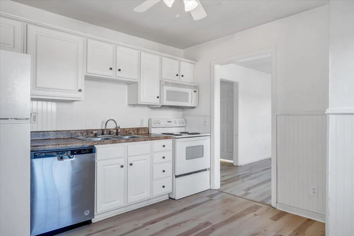 2514 Denniston AVE - Photo 7