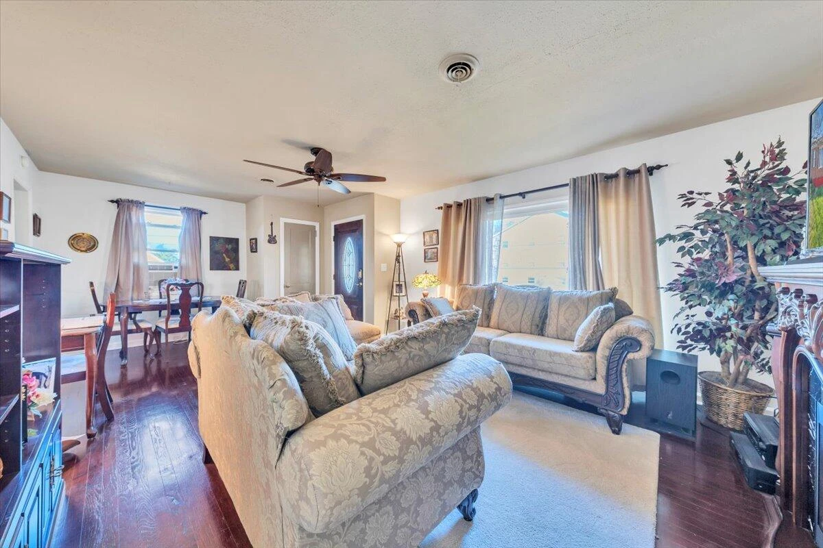 4820 Rutgers ST - Photo 7