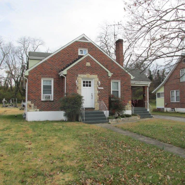 1125 Forest Park BLVD - Photo 2
