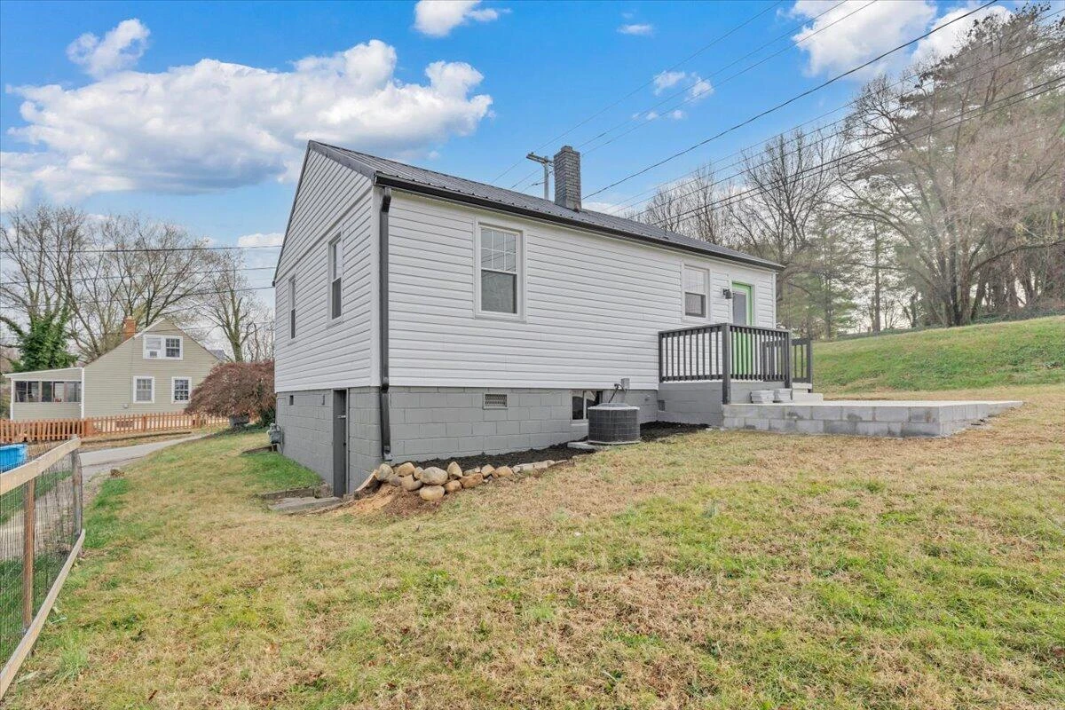 1004 26th ST - Photo 21