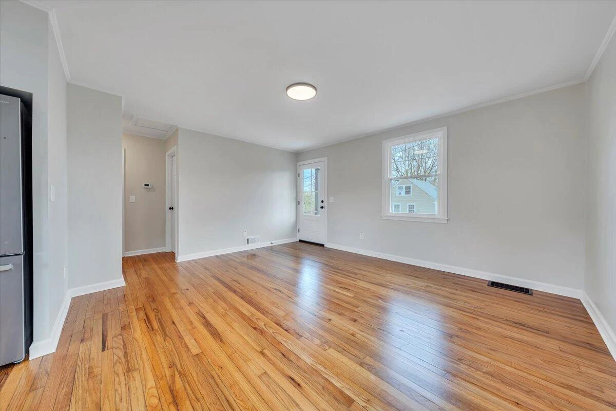 1004 26th ST - Photo 5