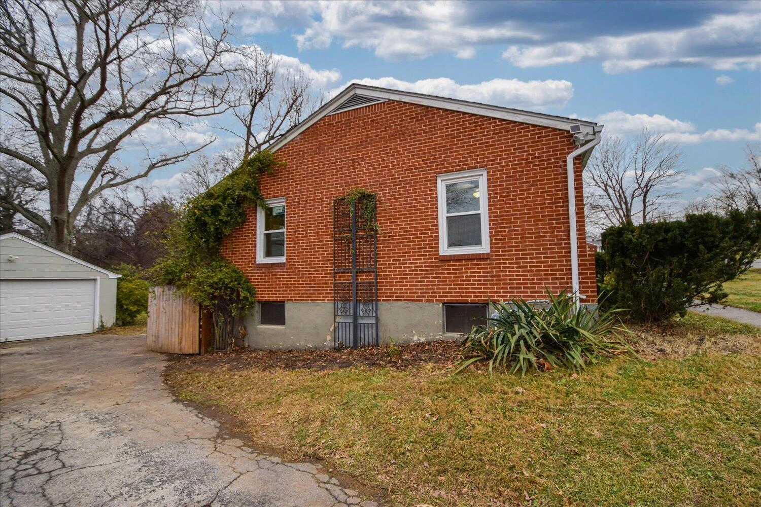 4846 Showalter RD - Photo 22
