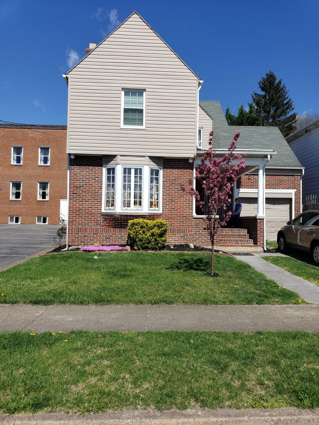 107 Wills AVE