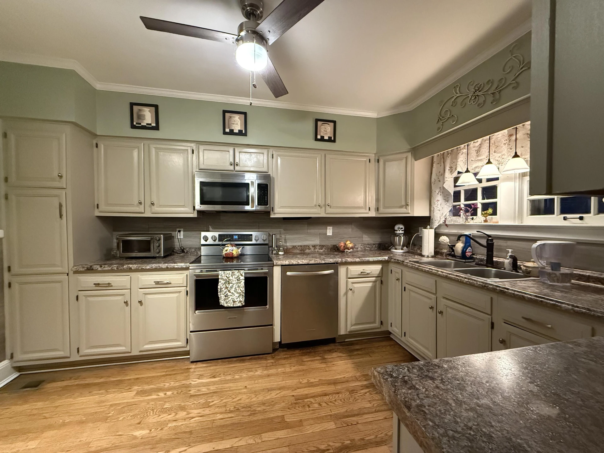 107 Wills AVE - Photo 5