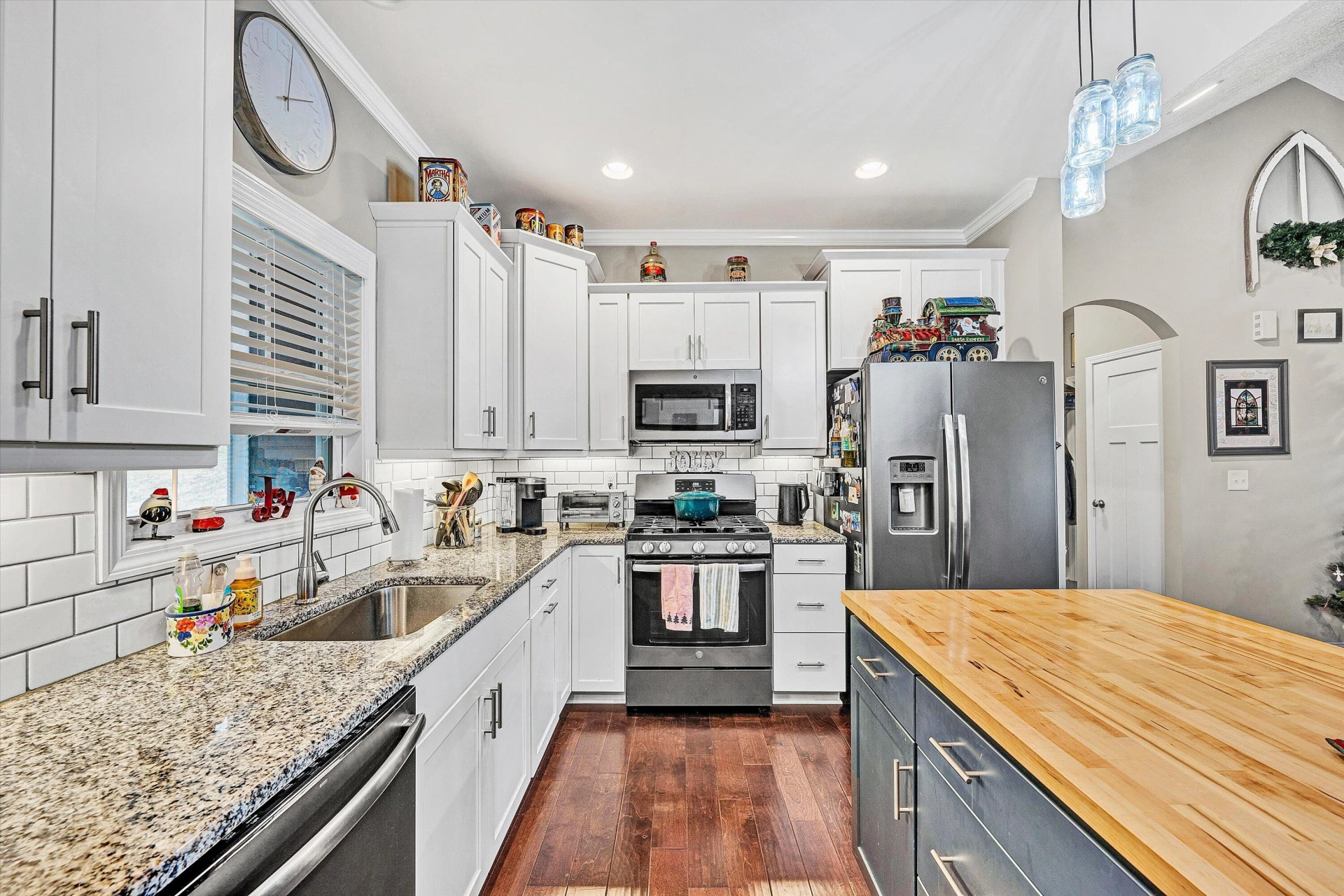 226 Savannah DR - Photo 18