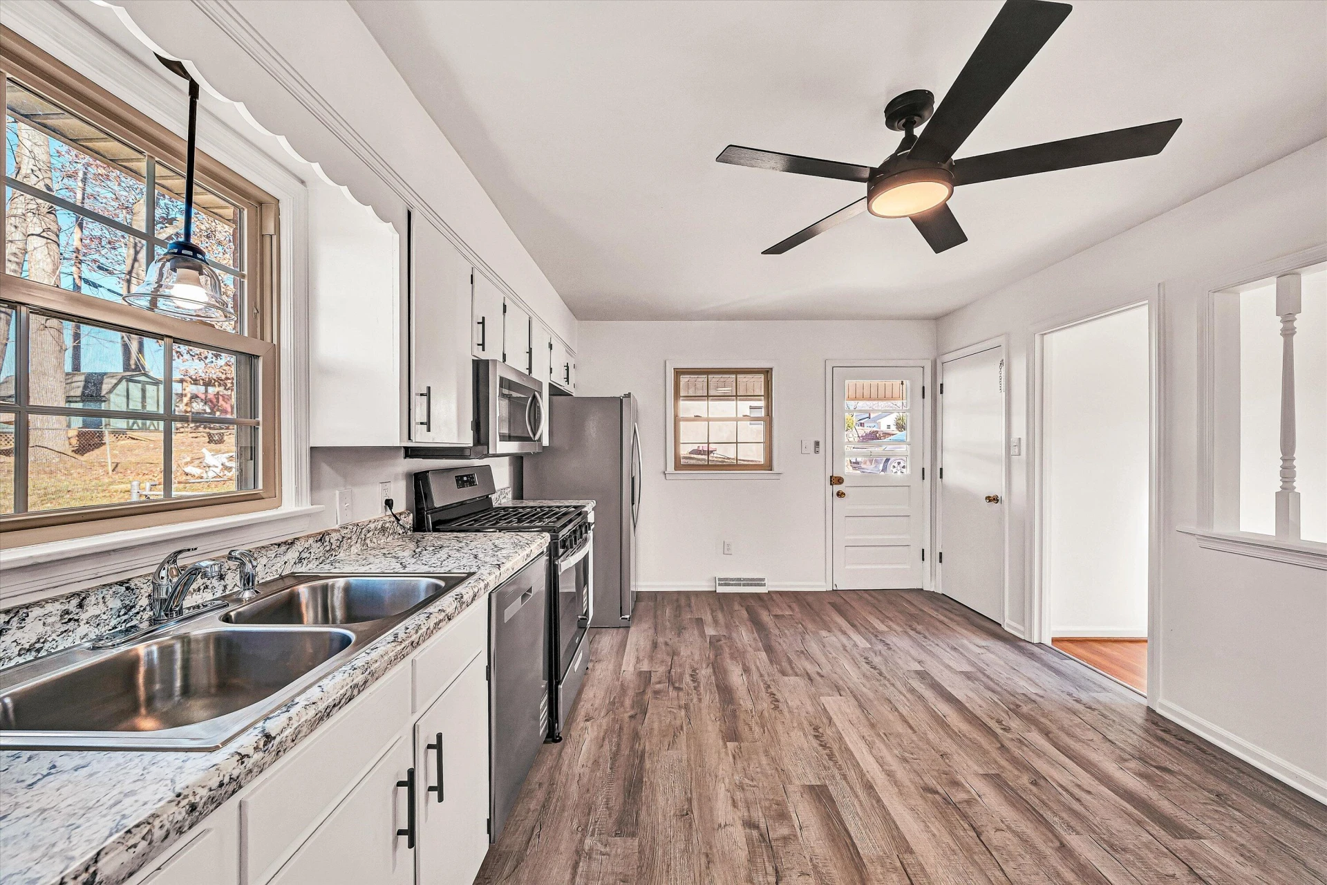 426 Petty AVE - Photo 6