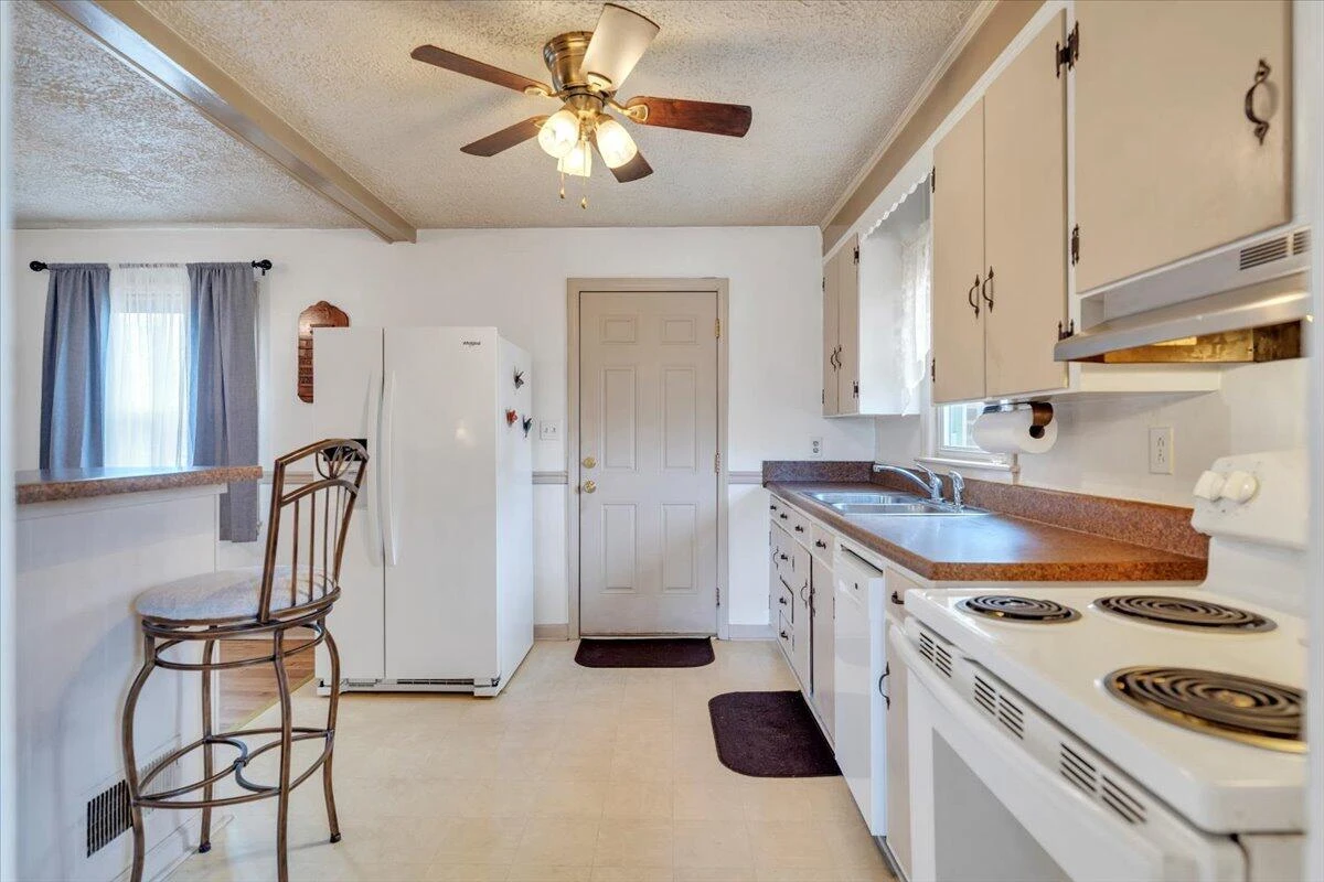 1319 Pechin AVE - Photo 18