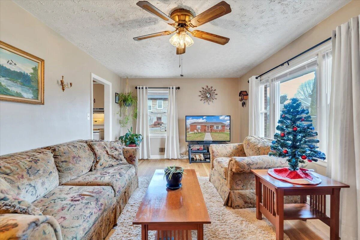 1319 Pechin AVE - Photo 8