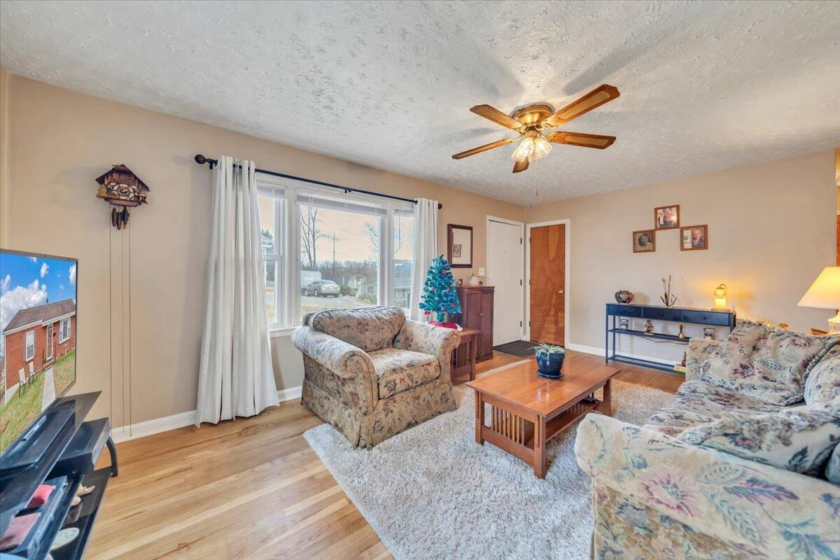 1319 Pechin AVE - Photo 10