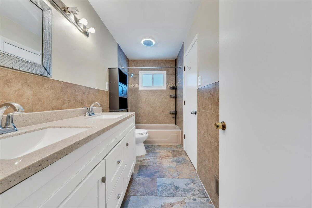 2540 Mcvitty RD - Photo 18