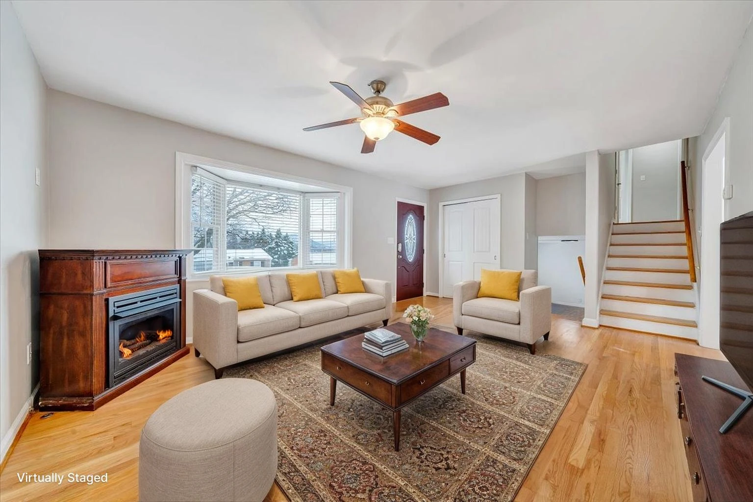 646 Augusta AVE - Photo 16