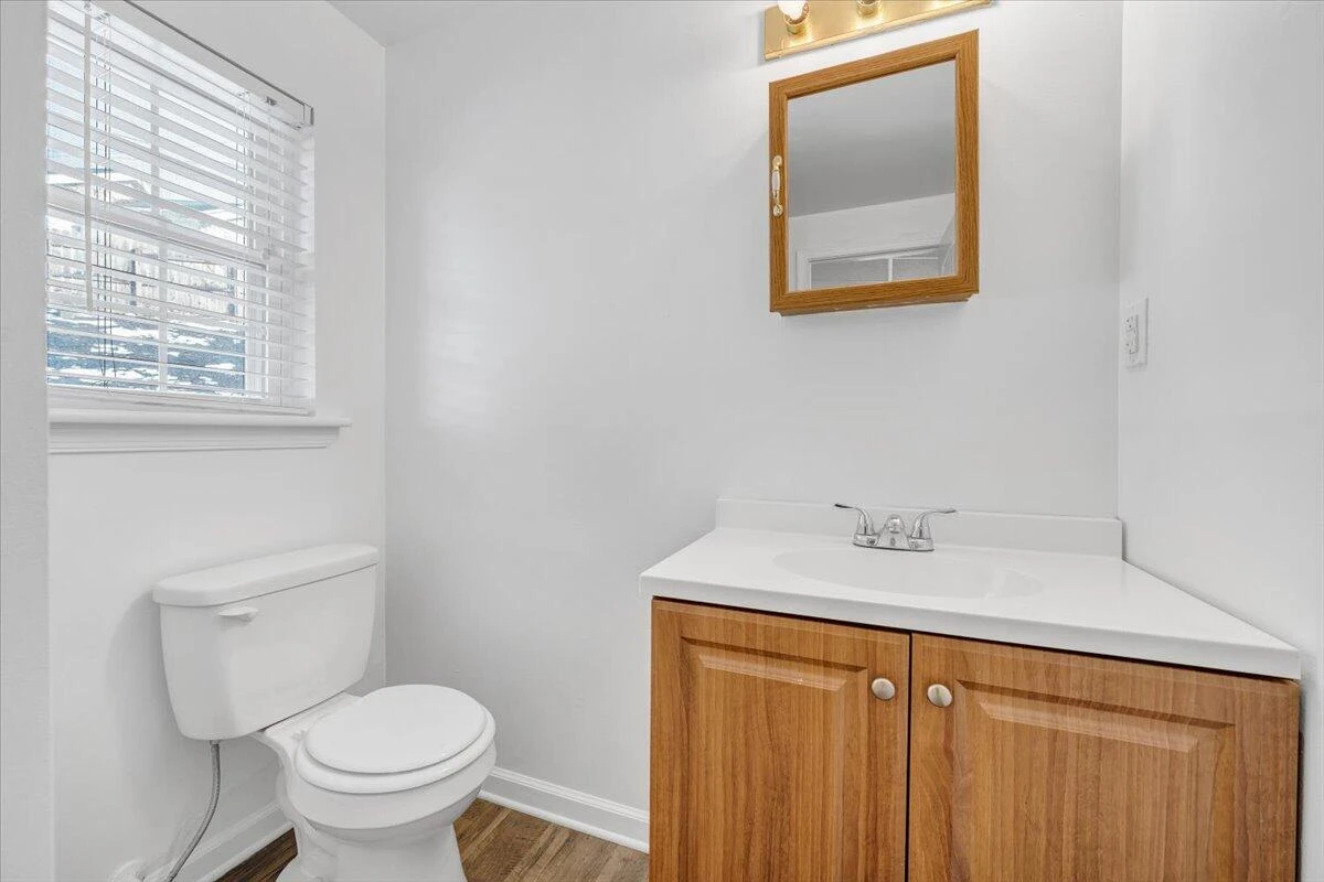 646 Augusta AVE - Photo 48