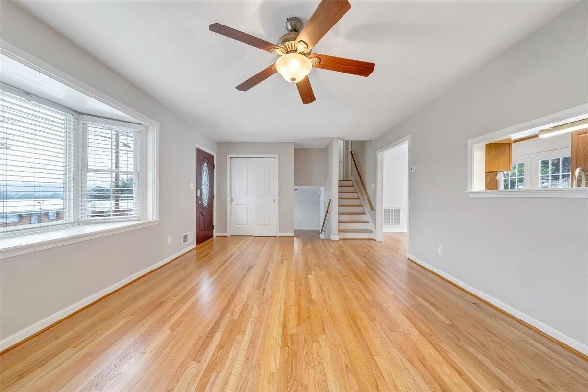 646 Augusta AVE - Photo 13