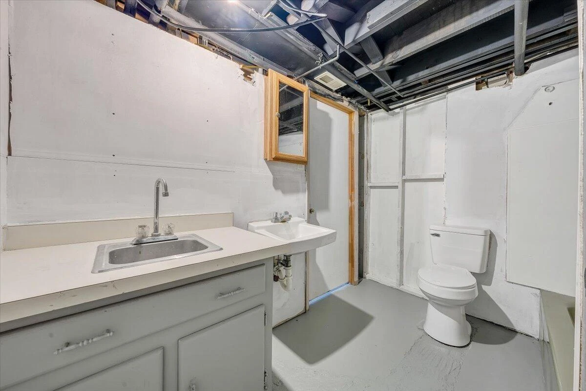 1234 Hamilton TER - Photo 24