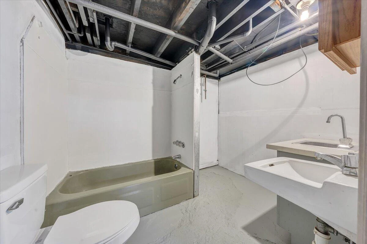 1234 Hamilton TER - Photo 25