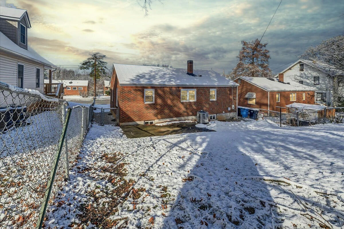 1234 Hamilton TER - Photo 32