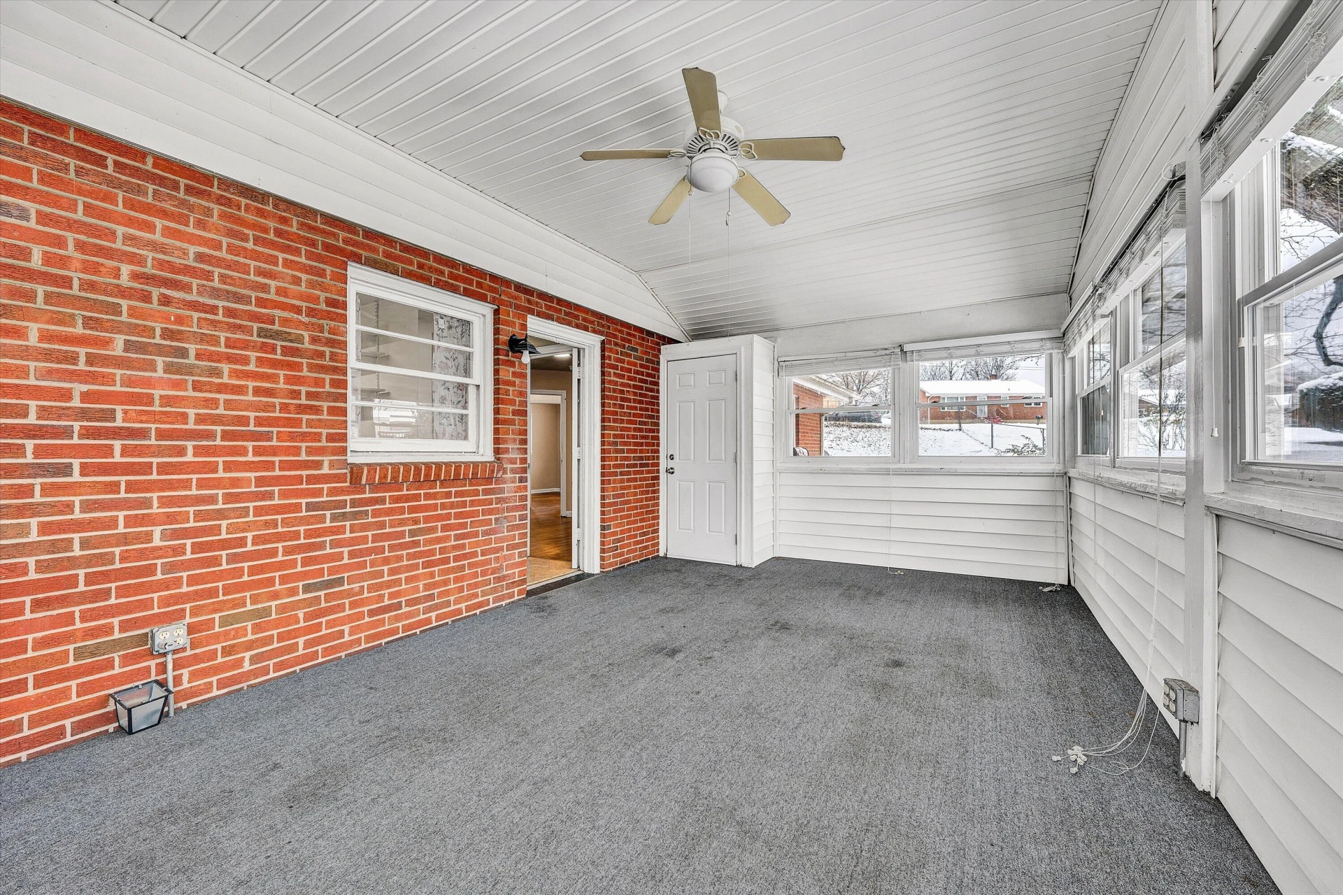 402 Cherryhill RD - Photo 17