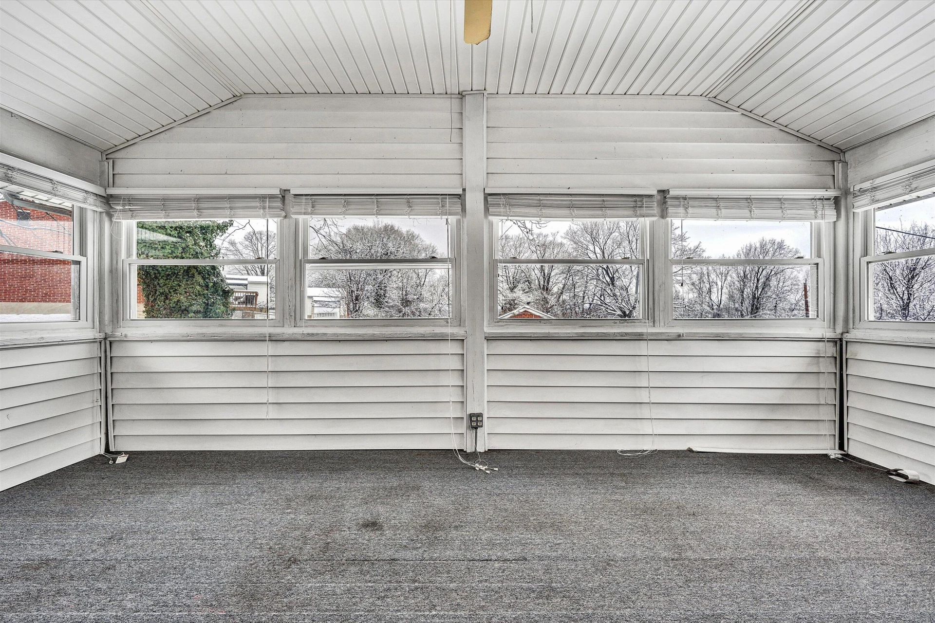 402 Cherryhill RD - Photo 18