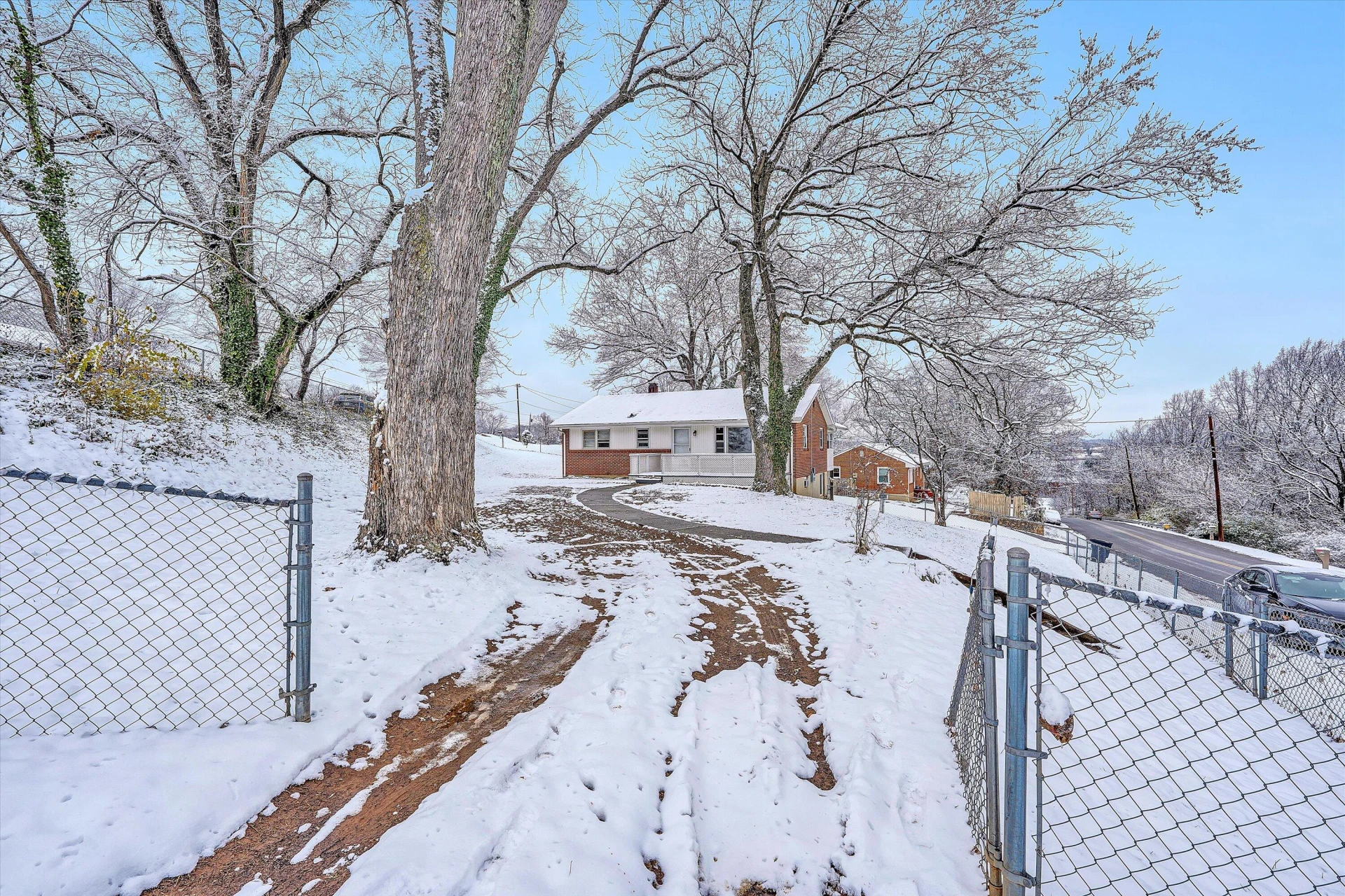 402 Cherryhill RD - Photo 5