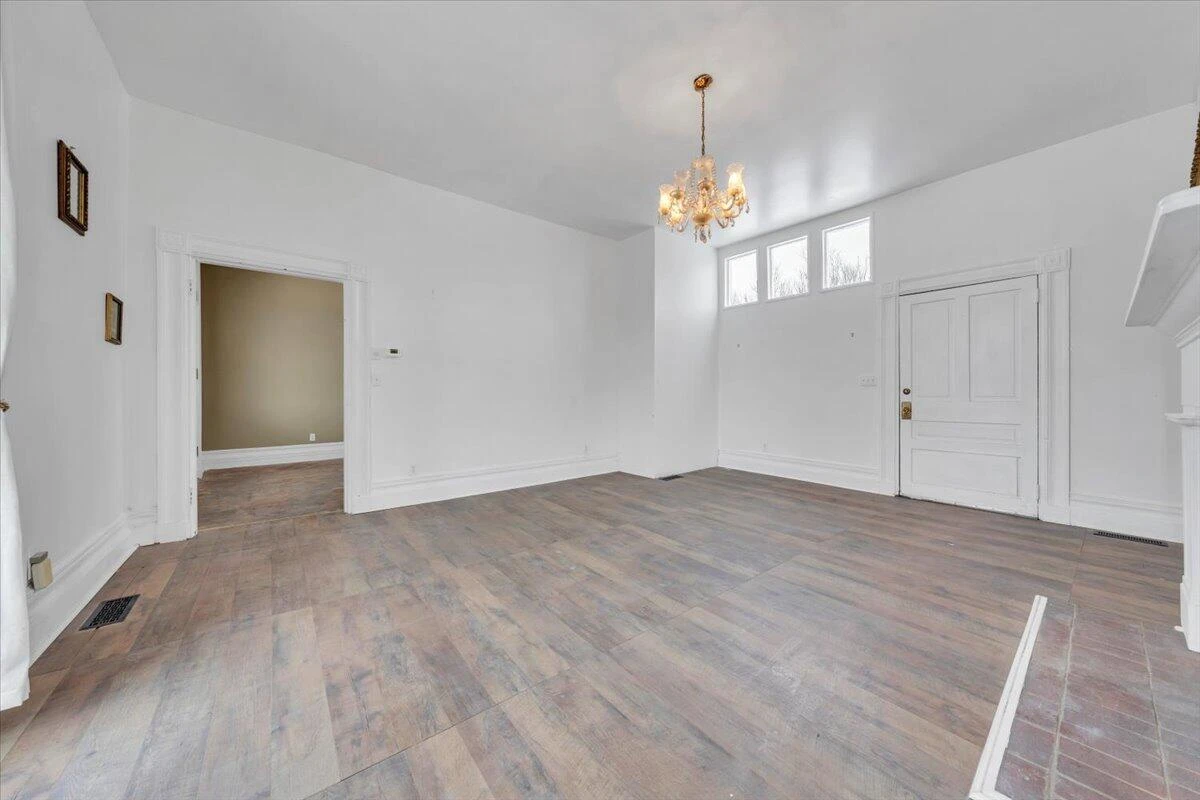 621 10th ST - Photo 23